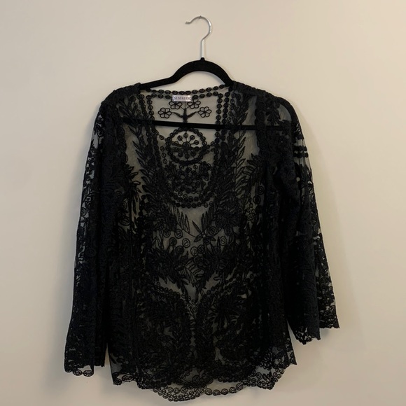 Beautiful black lace - Picture 1 of 3